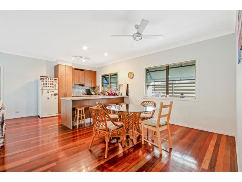 49A Raven Street, Camp Hill QLD 4152