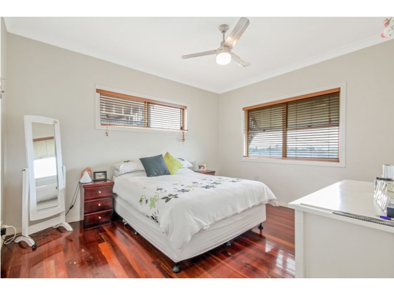 49A Raven Street, Camp Hill QLD 4152