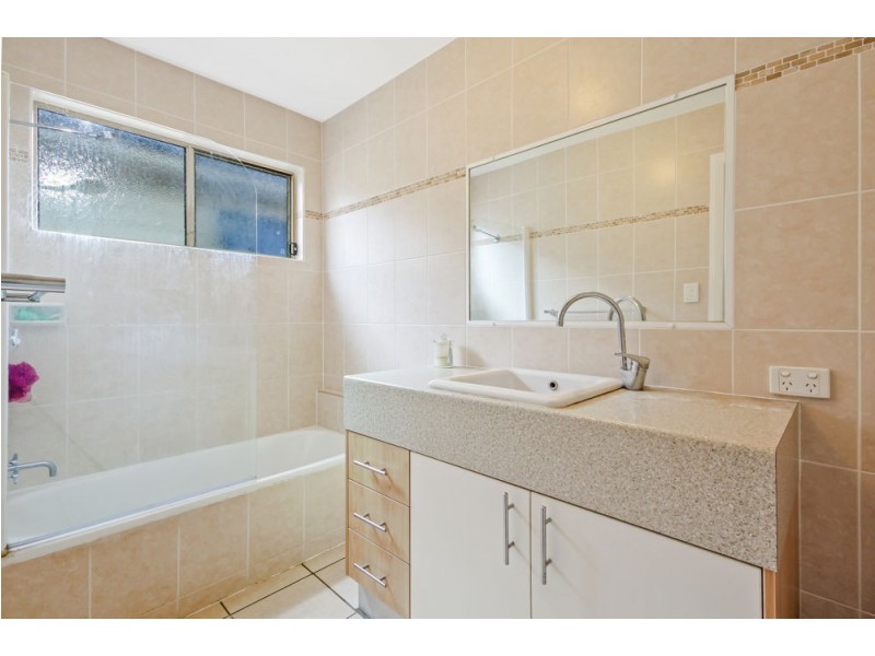 49A Raven Street, Camp Hill QLD 4152