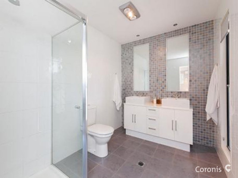 36 Boronia Avenue, Holland Park West QLD 4121