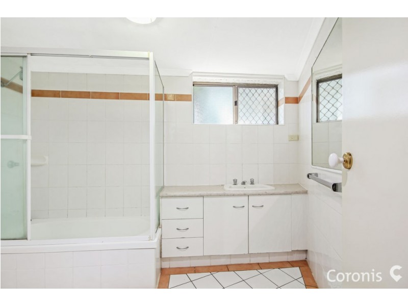 1/25 Scott Road, Herston QLD 4006