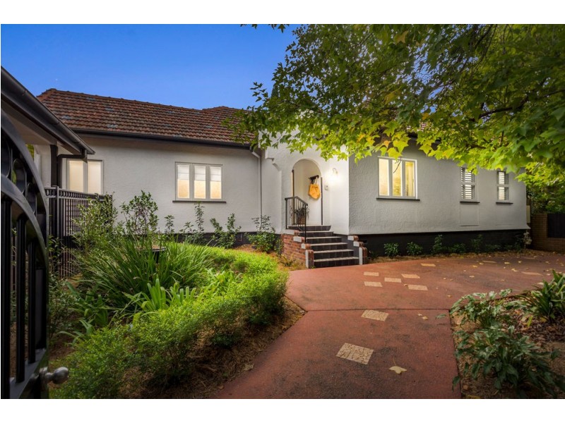 11 Royal Parade, Ashgrove QLD 4060