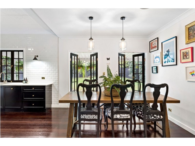 11 Royal Parade, Ashgrove QLD 4060