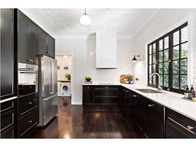 11 Royal Parade, Ashgrove QLD 4060