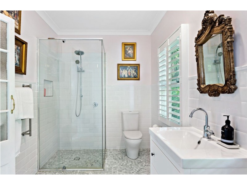 11 Royal Parade, Ashgrove QLD 4060