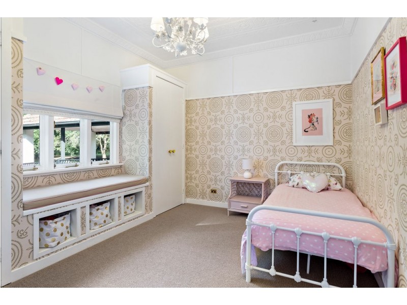 11 Royal Parade, Ashgrove QLD 4060