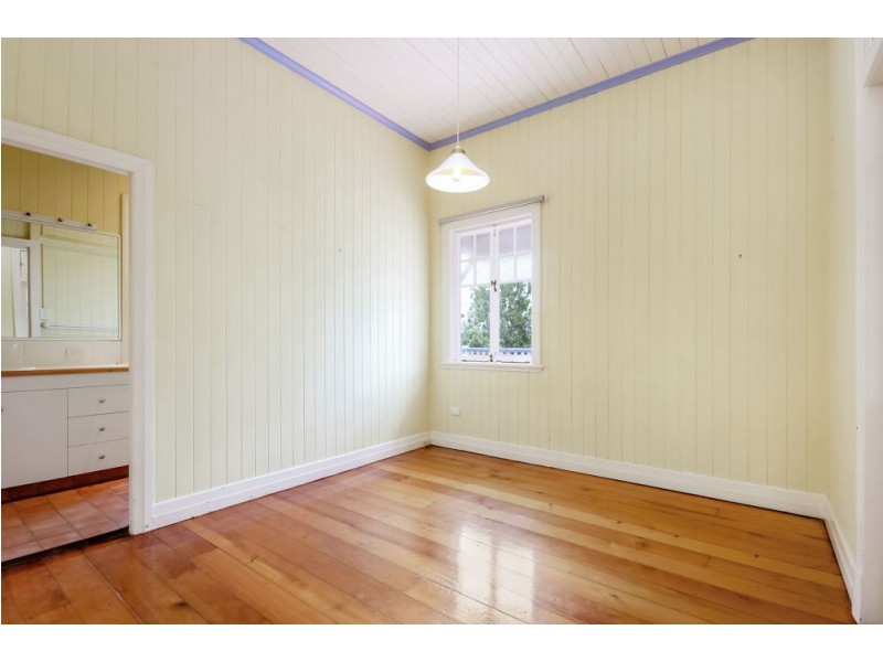 113 Empress Terrace, Bardon QLD 4065