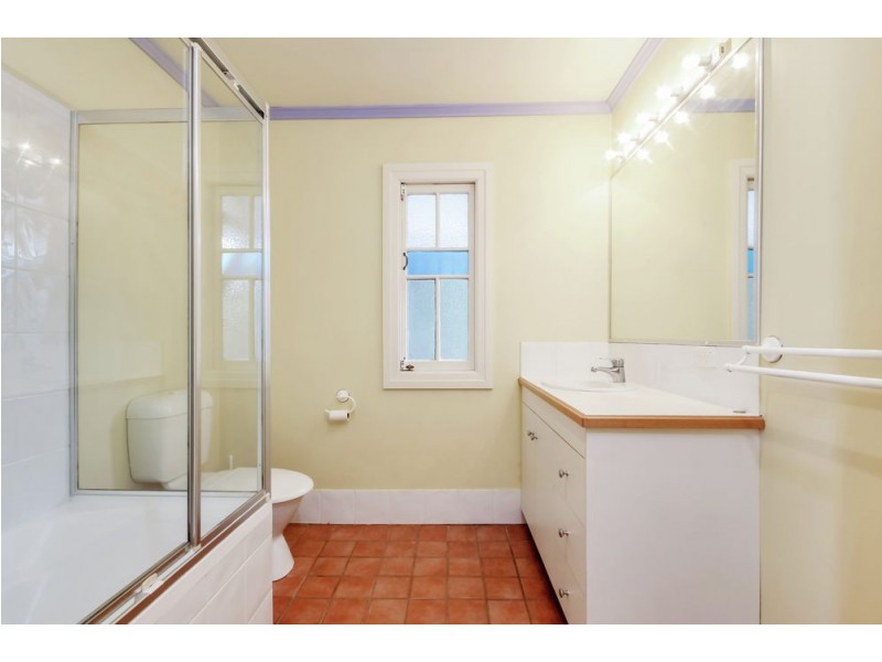 113 Empress Terrace, Bardon QLD 4065