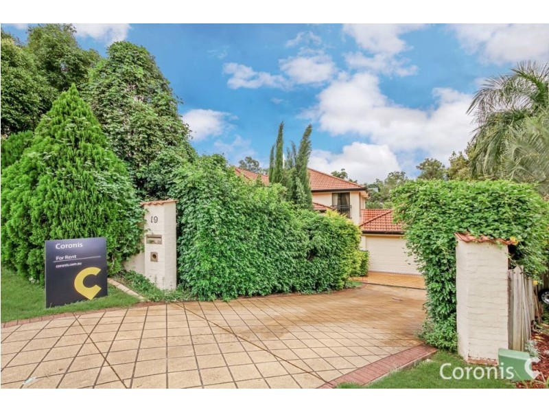 19 Treetop Close, Chapel Hill QLD 4069