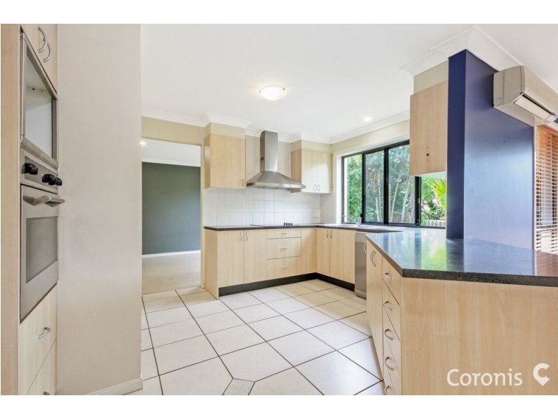 19 Treetop Close, Chapel Hill QLD 4069