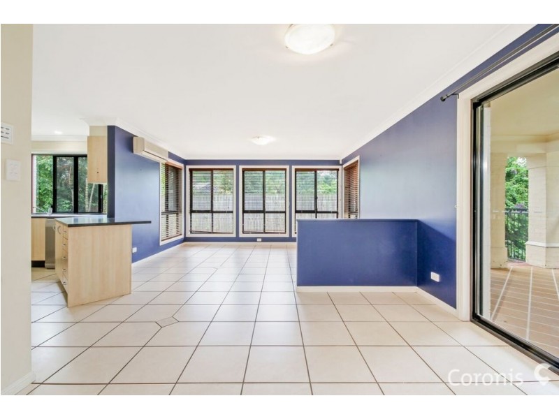 19 Treetop Close, Chapel Hill QLD 4069