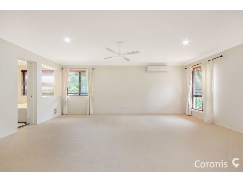 19 Treetop Close, Chapel Hill QLD 4069