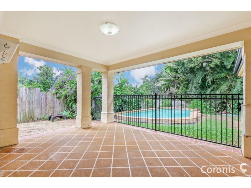 19 Treetop Close, Chapel Hill QLD 4069
