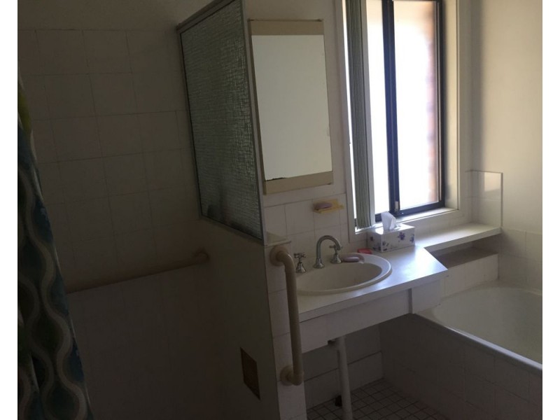 11 Chatburn Street, Chapel Hill QLD 4069