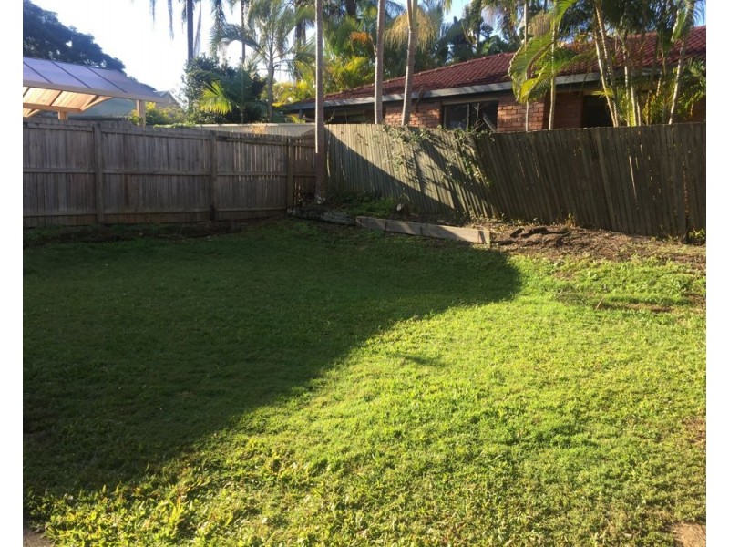 11 Chatburn Street, Chapel Hill QLD 4069