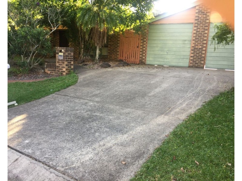 11 Chatburn Street, Chapel Hill QLD 4069