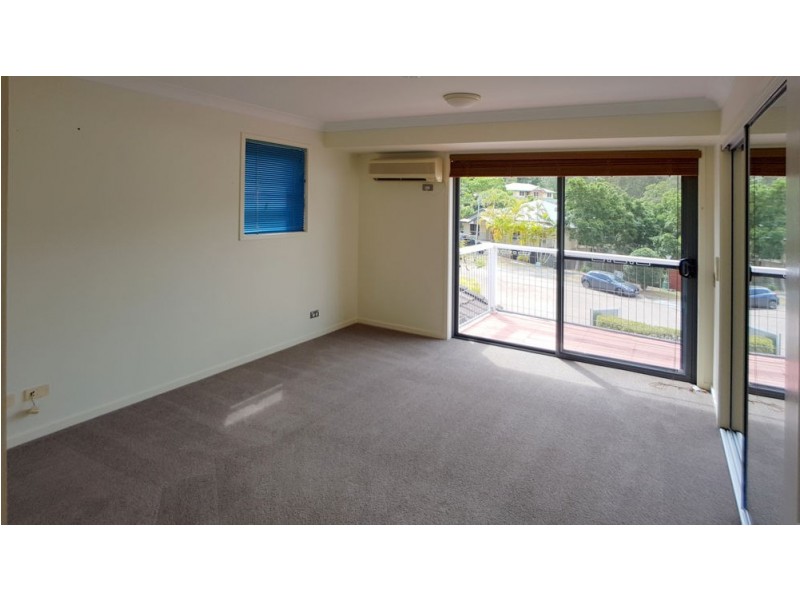 19 Kulki Place, Chapel Hill QLD 4069