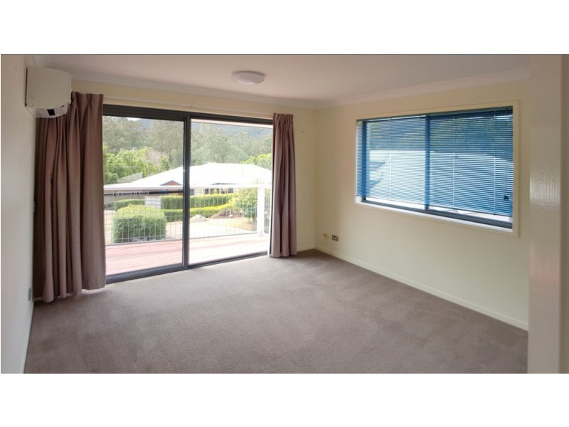 19 Kulki Place, Chapel Hill QLD 4069