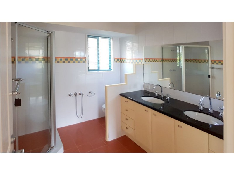 19 Kulki Place, Chapel Hill QLD 4069