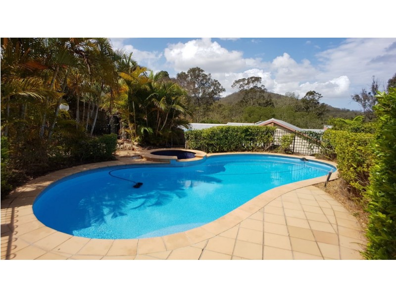 19 Kulki Place, Chapel Hill QLD 4069