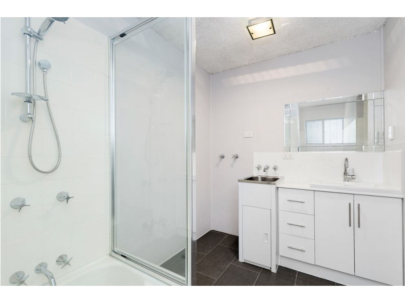 2/10 Stopford Street, Wooloowin QLD 4030