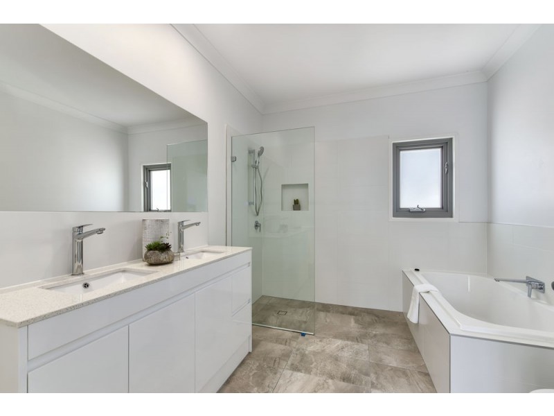 2/37 Beth Eden Terrace, Ashgrove QLD 4060