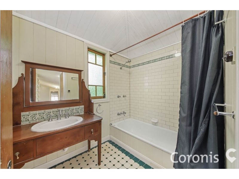 21 Sixth Avenue, Windsor QLD 4030