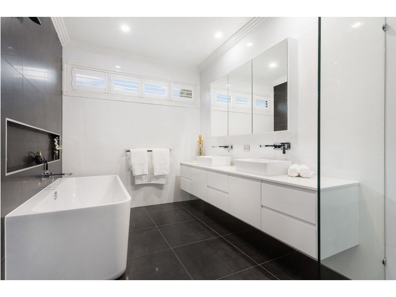 81 Charlton Street, Ascot QLD 4007