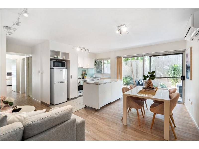 2/8 Botany Street, Clayfield QLD 4011