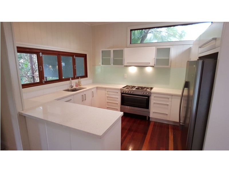 9 Broadway St, Red Hill QLD 4059
