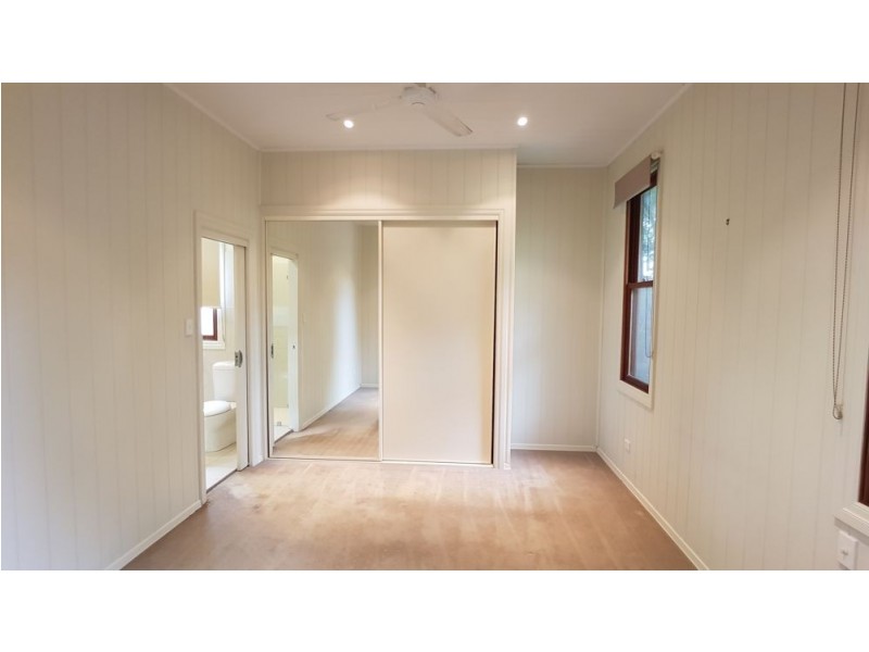 9 Broadway St, Red Hill QLD 4059