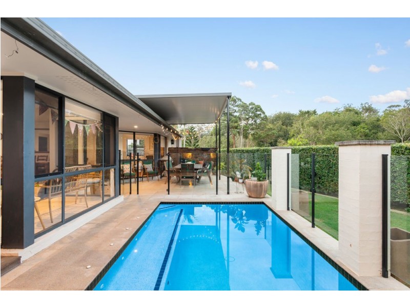 3 Kensington Circuit, Brookfield QLD 4069