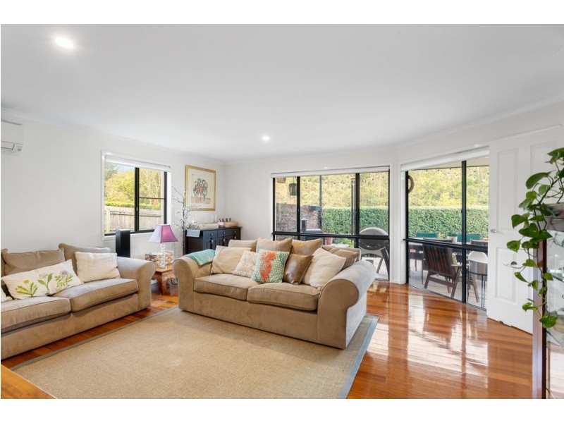 3 Kensington Circuit, Brookfield QLD 4069