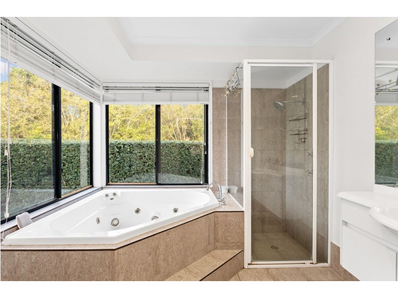 3 Kensington Circuit, Brookfield QLD 4069