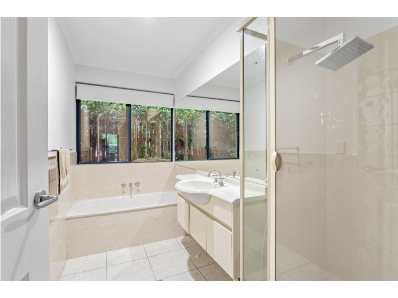 3 Kensington Circuit, Brookfield QLD 4069