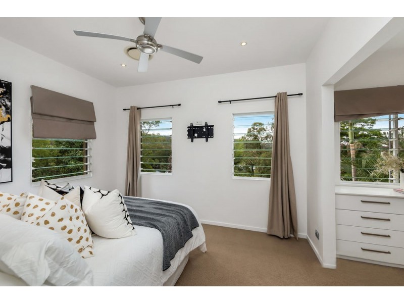 245 Stanley Terrace, Taringa QLD 4068