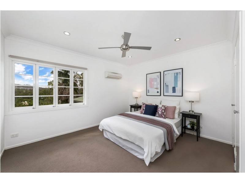 245 Stanley Terrace, Taringa QLD 4068