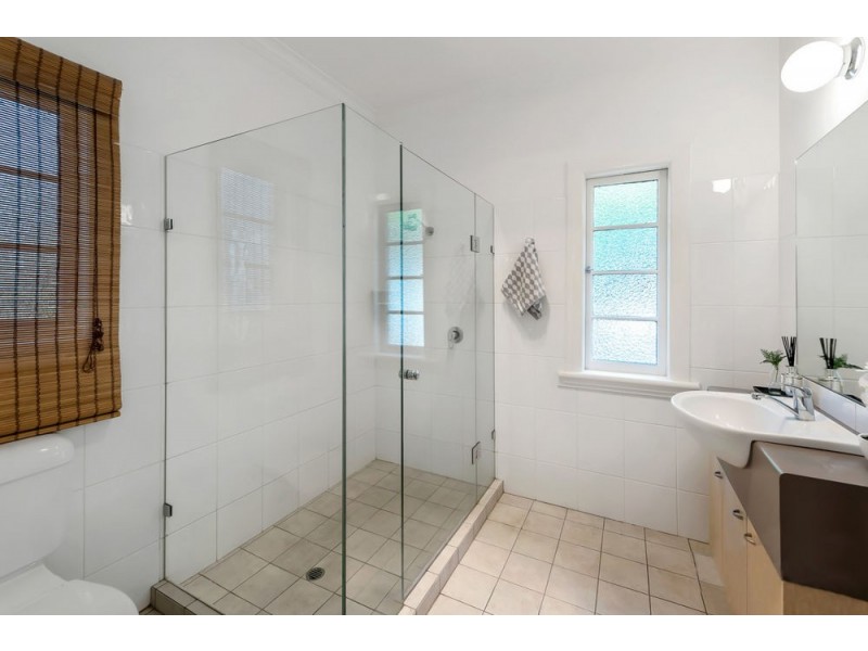 245 Stanley Terrace, Taringa QLD 4068