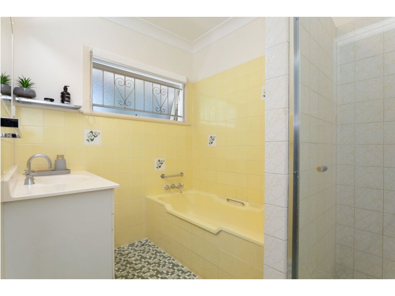 2 Bernarra Street, The Gap QLD 4061