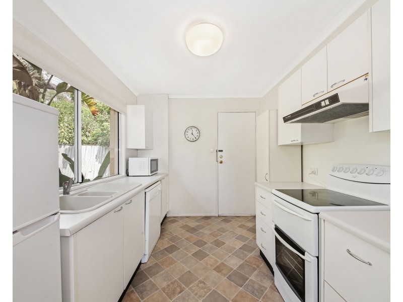 1/104 Carmody Road, St Lucia QLD 4067