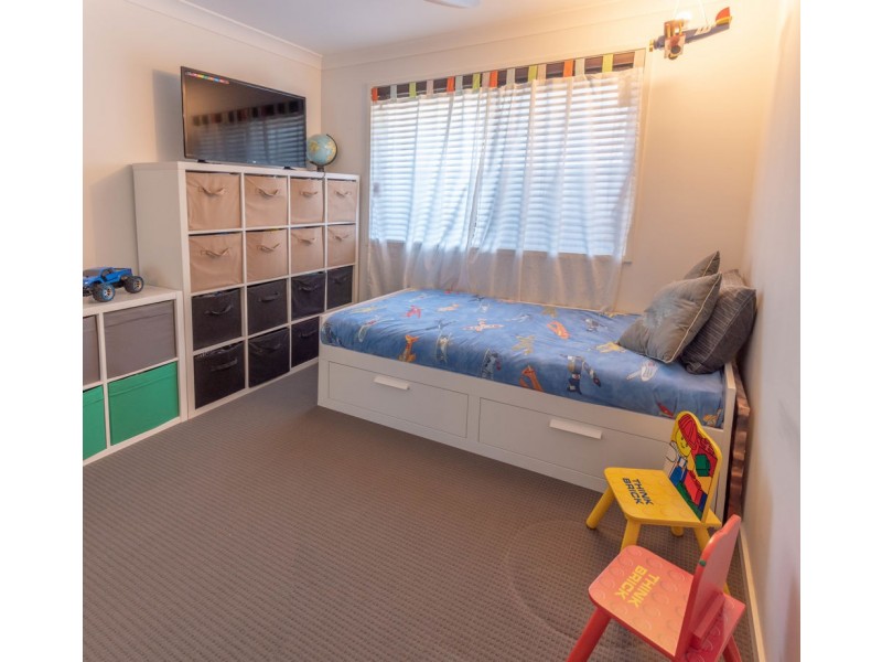 6 Ladbroke Street, Wakerley QLD 4154
