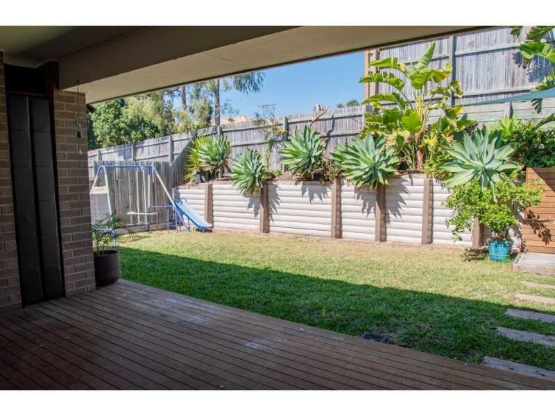 6 Ladbroke Street, Wakerley QLD 4154