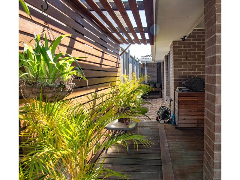 6 Ladbroke Street, Wakerley QLD 4154