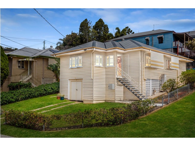 16 Coronation Street, Bardon QLD 4065