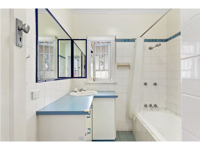 16 Coronation Street, Bardon QLD 4065