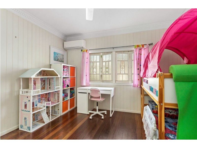 16 Coronation Street, Bardon QLD 4065