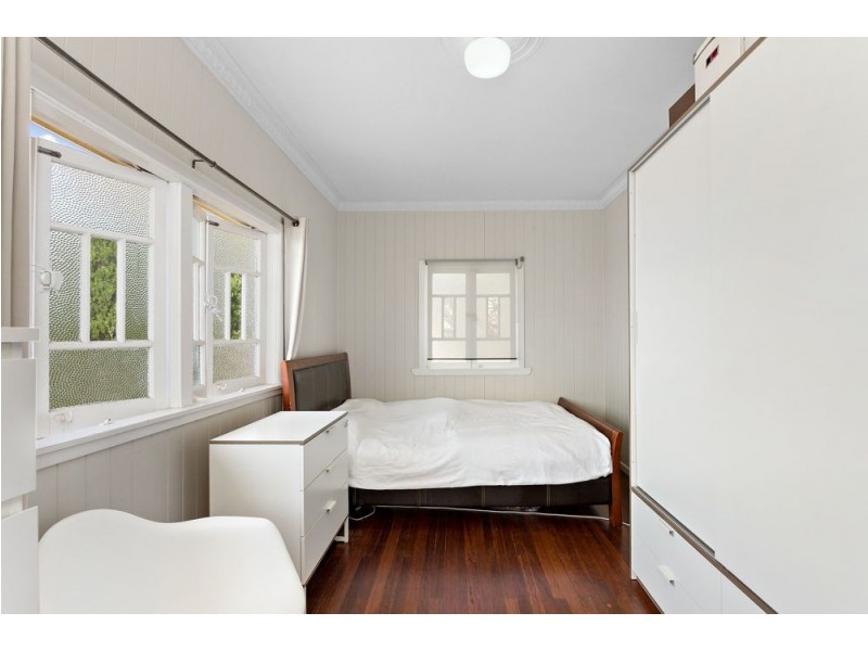 16 Coronation Street, Bardon QLD 4065