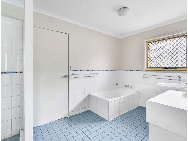 1/2 Beatrice Tallon Court, North Ipswich QLD 4305
