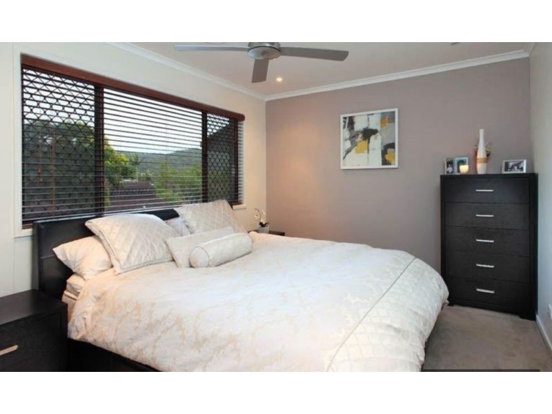 15 Morningview St, Chapel Hill QLD 4069