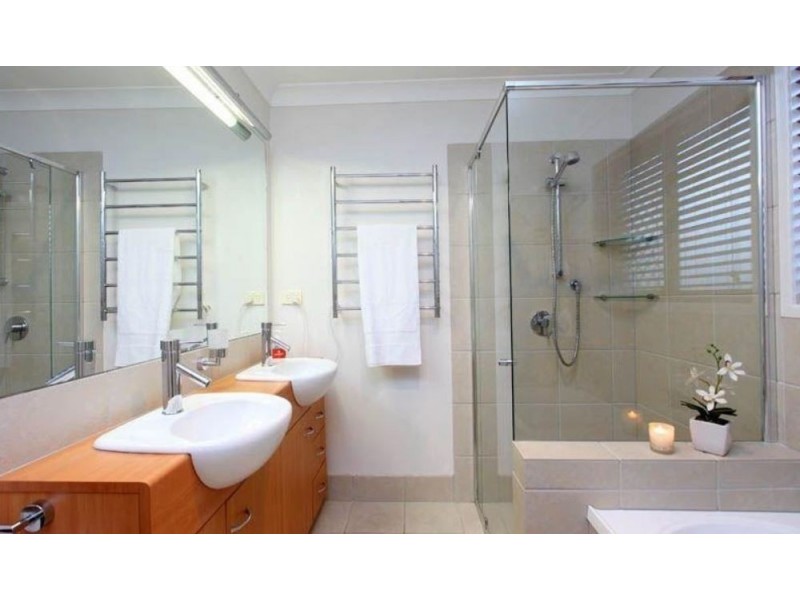15 Morningview St, Chapel Hill QLD 4069